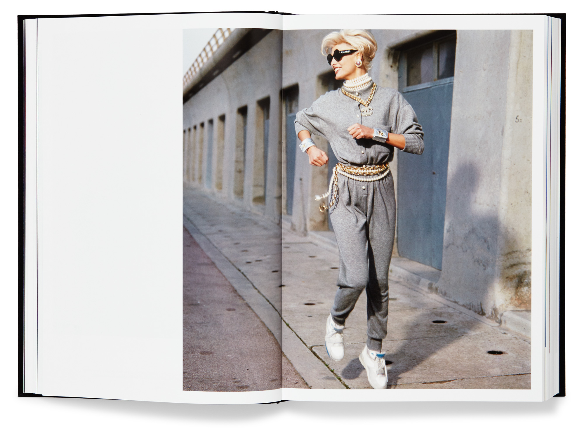 Daniel Baer – Chanel&nbsp;&ndash; The Lagerfeld Campaigns. <i>Chanel</i> 3